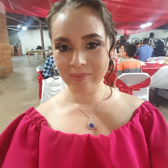 Meet your Posher, Mindy - Picture 1 of 1